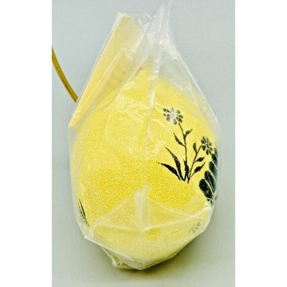 Patricia Breen Silhouette Egg Beeskep Ornament Bees Yellow Flowers 3.5 inch 2004 - Picture 6 of 7